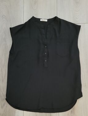 Chocolate Black Sleeveless Button Henley Blouse